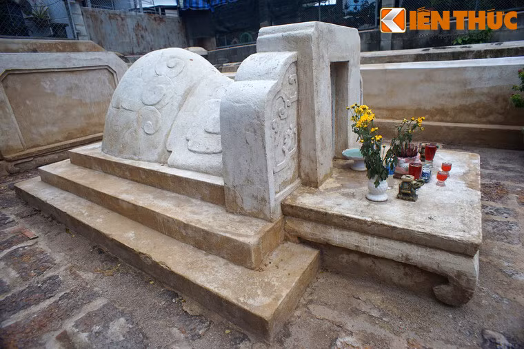 Theo sử sách, Tạ Dương Minh là người có công khai khẩn vùng đất Thủ Đức và lập ra chợ Thủ Đức. Tên hiệu của ông được đặt tên huyện Thủ Đức, tỉnh Gia Định, nay là quận Thủ Đức của TP.HCM.