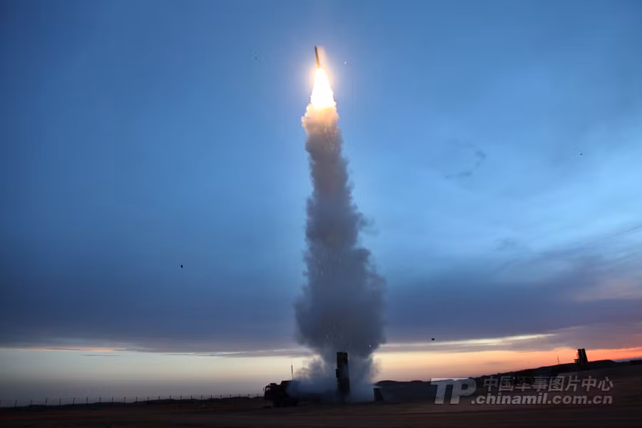 Thực ra với trần bay của U-2 hiện là 21,3km thì nhiều loại tên lửa đất đối không mà Trung Quốc tự phát triển, đang sử dụng bấy lâu nay đều có khả năng với tới và bắn hạ.