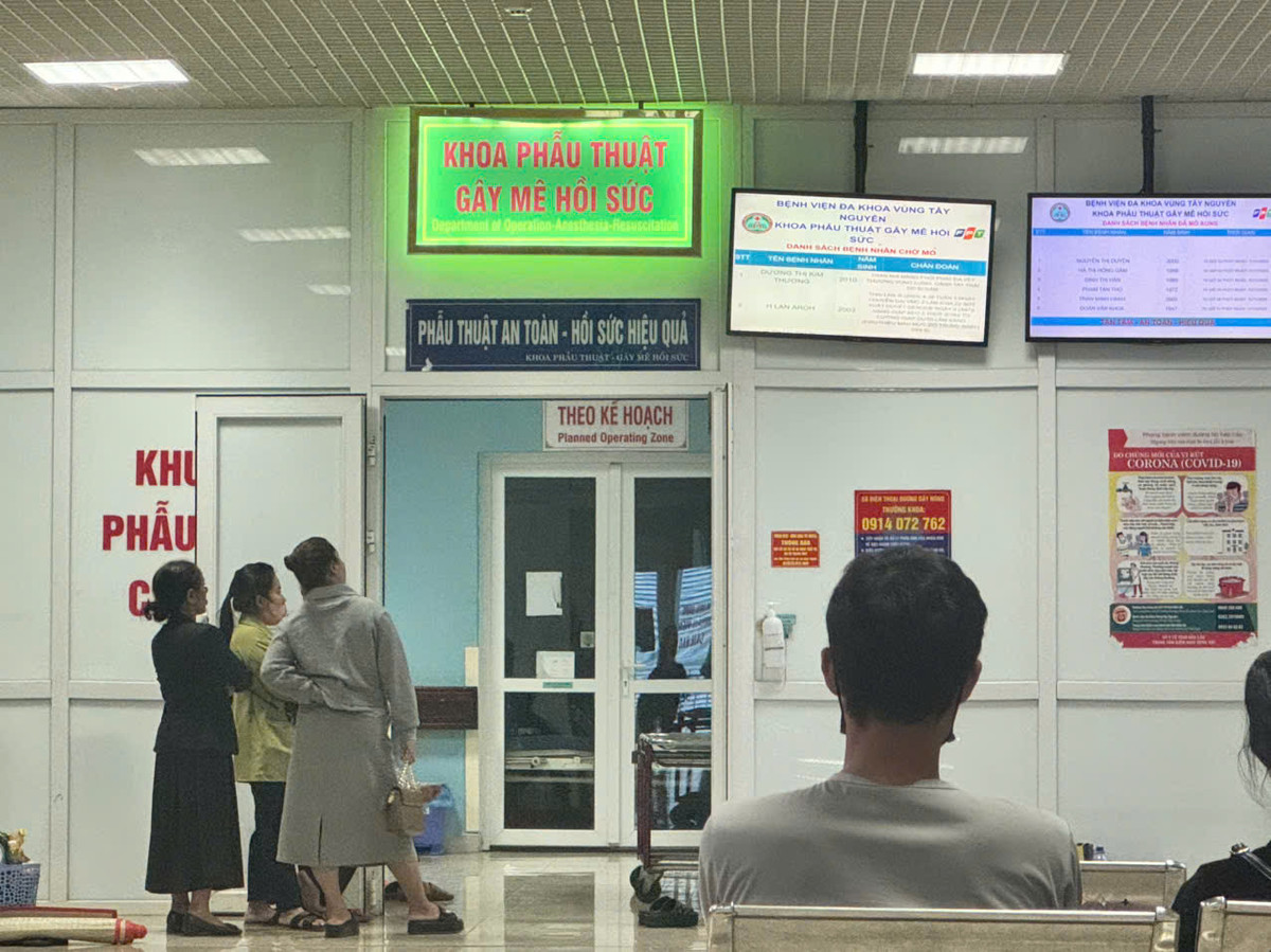 Hai nữ sinh THCS ở Đắk Nông bị đâm nhập viện - Hình 2 Hai nu sinh THCS o Dak Nong bi dam nhap vien-Hinh-2