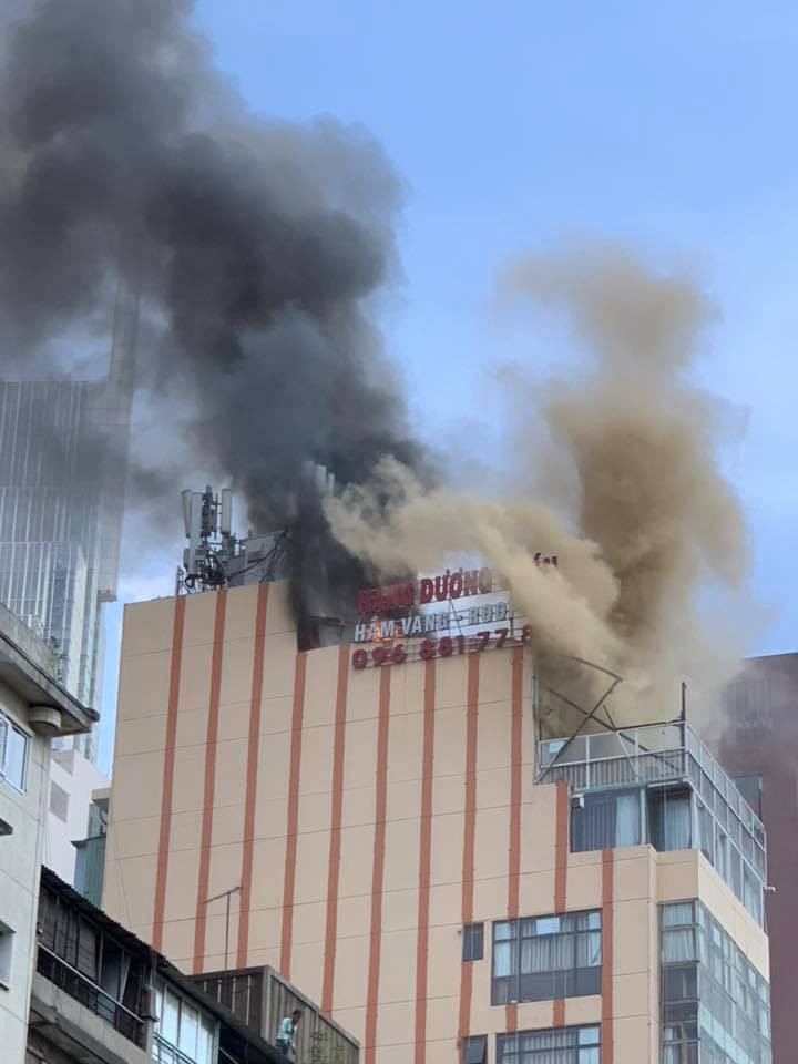 Lo “thu pham” gay vu chay nha hang giua Sai Gon