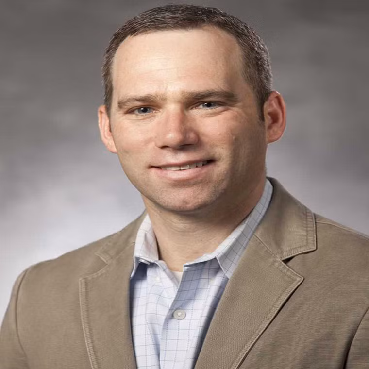 Tiến sĩ Edmund Malesky, trưởng nhóm điều tra Chỉ số năng lực cạnh tranh cấp tỉnh (PCI).