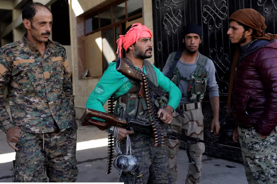 Đáng chú ý, lực lượng SDF gần đây đã giành lại đỉnh núi Jabal Baghouz chiến lược trông xuống các căn cứ của tổ chức khủng bố IS ở bờ đông. Ảnh: Reuters.