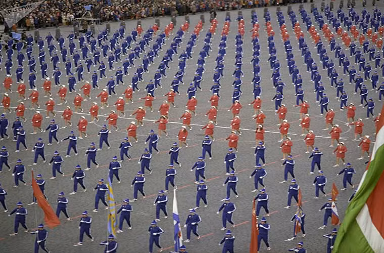 Màn diễu hành hoành tráng trên Quảng trường Đỏ ngày 1/5/1976.