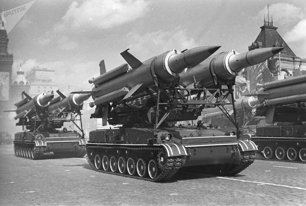 Diễu binh trên Quảng trường Đỏ ở thủ đô Moscow ngày 1/5/1967.