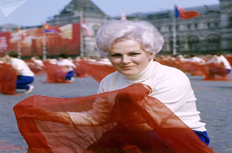 Màn trình diễn kỷ niệm ngày Quốc tế Lao động năm 1969.