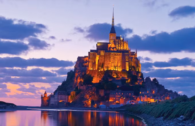 Trong khoảng thời gian từ năm 1793 đến 1806, Pháp sử dụng lịch mới dựa trên hệ mét. Theo đó, một ngày có 10 tiếng và mỗi tiếng có 100 phút, mỗi phút có 100 giây. Ảnh: Internet.