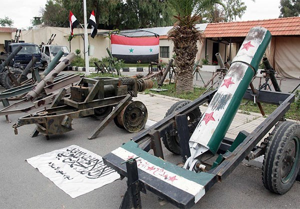 Theo hãng Fars (Iran), Quân đội Syria gần đây đã phát hiện và tịch thu số lượng lớn vũ khí của nhóm khủng bố tại các khu Yalda, Bebeila và Beit Saham mới giải phóng ở Nam Damascus. Ảnh: FNA.