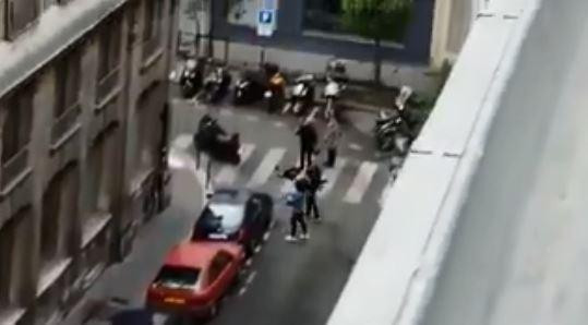 Các nhân chứng cho biết nhiều người hoảng sợ bỏ chạy tán loạn khi vụ tấn công xảy ra. Ảnh: Twitter.