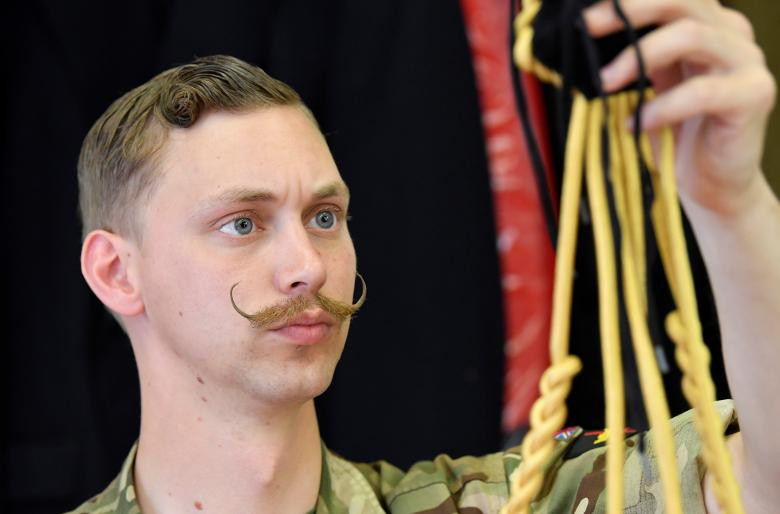 Thợ may này cũng tham gia vào công tác chuẩn bị cho đám cưới của Hoàng tử Harry.