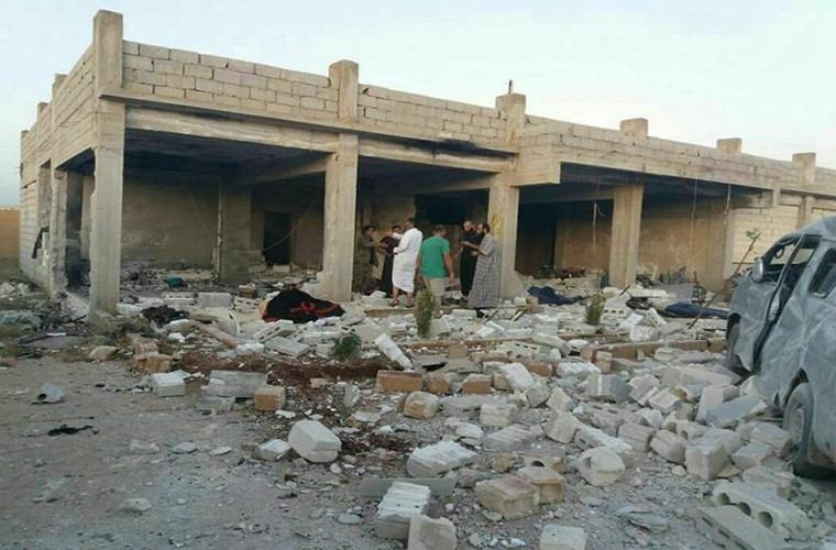 “Khủng bố HTS mở chiến dịch quân sự này nhằm đáp trả cuộc tấn công trước đó của nhóm phiến quân khác vốn khiến nhiều chiến binh HTS và chỉ huy chiến trường của bọn chúng bỏ mạng”, nguồn tin cho hay. Ảnh: AMN.