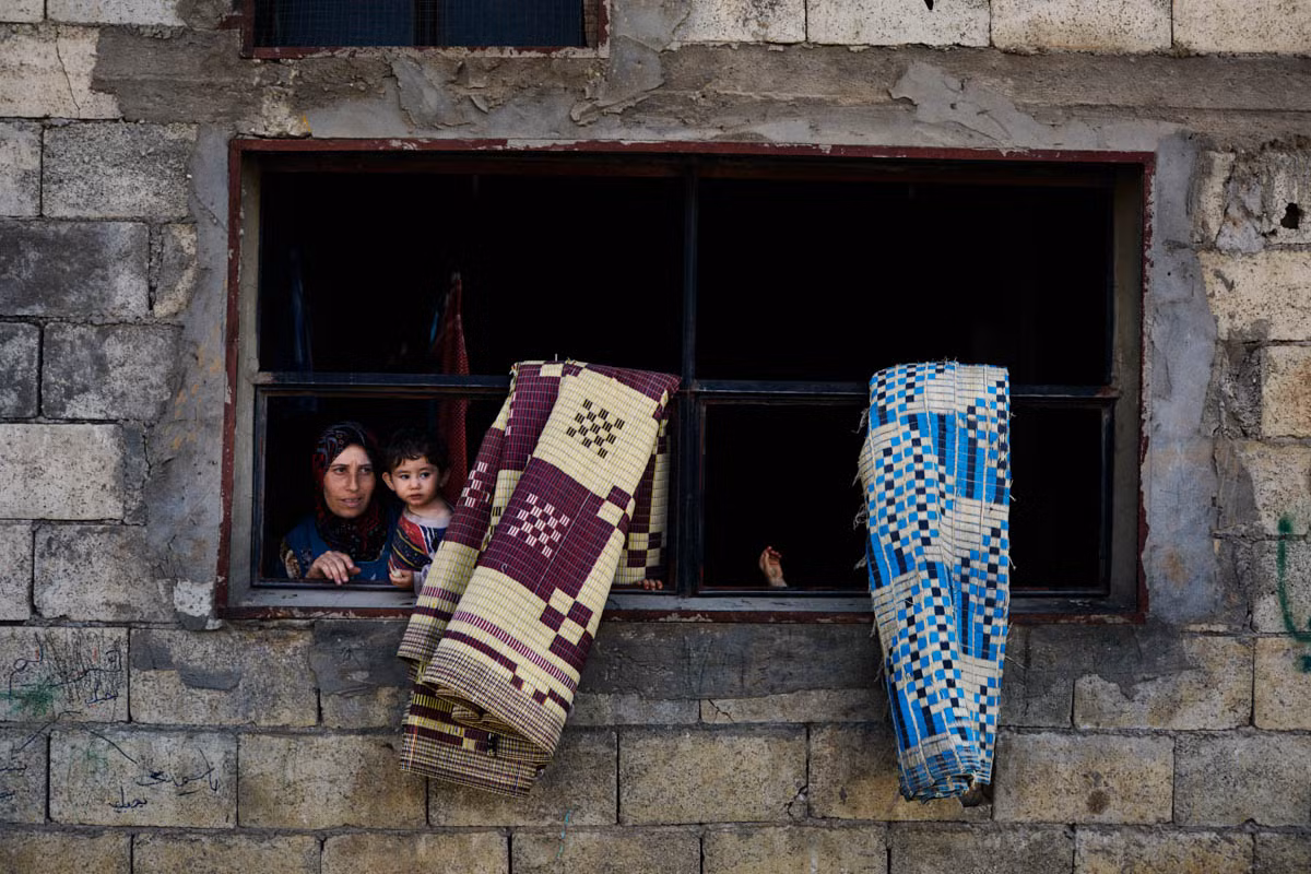 Rana, 35 tuổi, đang sống cùng các con tại một trang trại nuôi gà của ông chủ là người Lebanon.