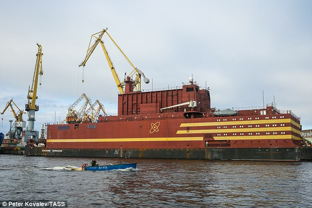 Con tàu dài 144m, rộng 30m, cao 10m, nặng 21.000 tấn, và có công suất 70 megawatt.