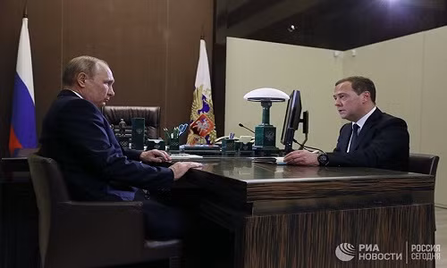 Tổng thống Nga Vladimir Putin, Thủ tướng Nga Medvedev.