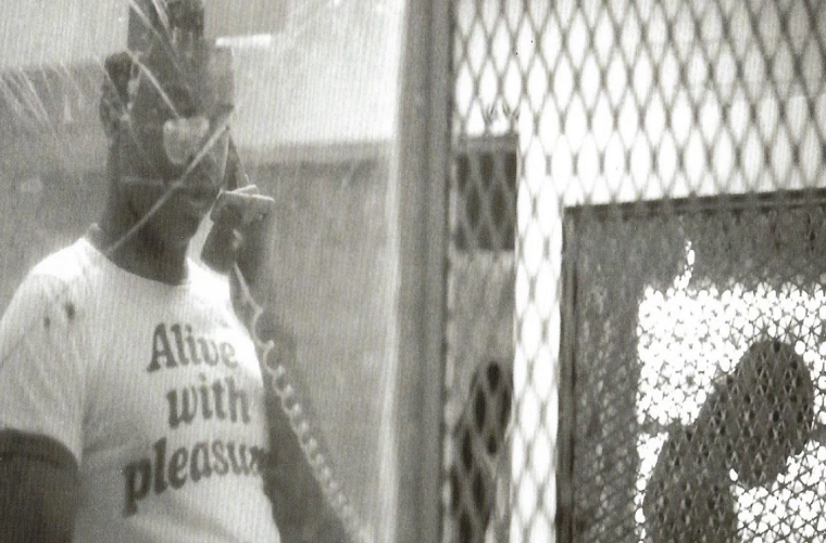 Một số tù nhân trong nhà tù Rikers Island năm 1985. Ảnh: WP.