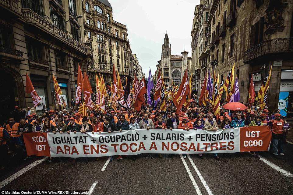 Tại Catalonia, hàng nghìn người thuộc tầng lớp lao động đã đổ ra đường phố để phản đối điều kiện làm việc hiện nay của người lao động.