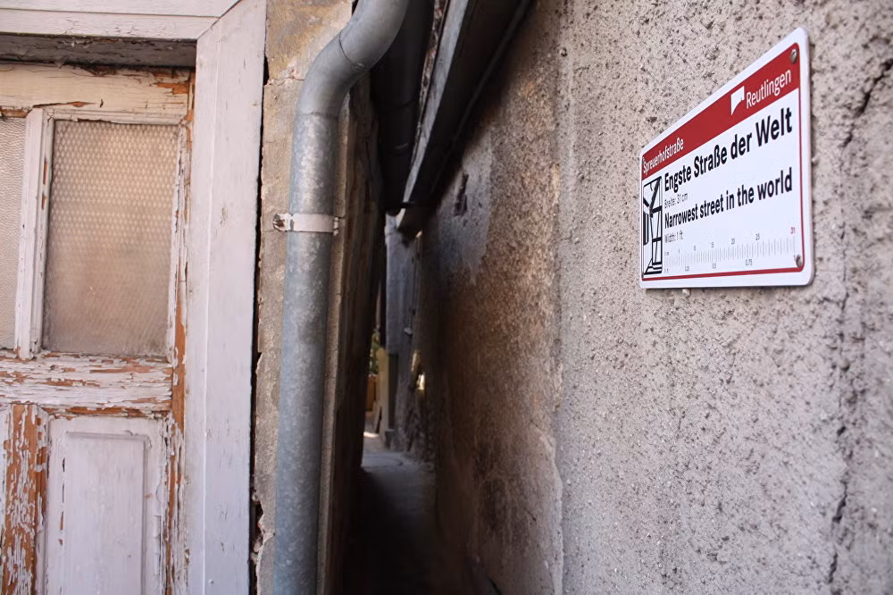 Spreuerhofstraße là một trong những tuyến phố hẹp nhất thế giới ở thành phố Reutlingen, Đức. Nó được xây dựng vào năm 1727.
