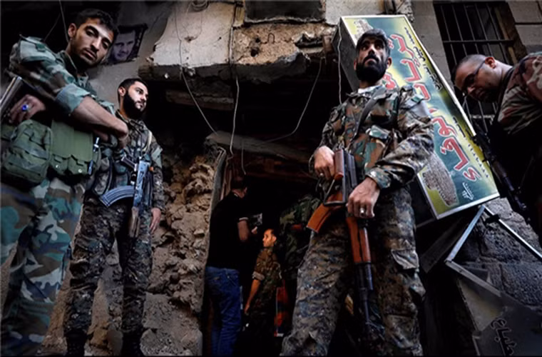 Trong diễn biến khác trên chiến trường Syria, tại Hama, Quân đội Syria đã đập tan một cuộc tấn công của nhóm phiến quân ở phía bắc tỉnh, qua đó tiêu diệt nhiều tay súng khủng bố và ba chỉ huy của bọn chúng. Ảnh: FNA.