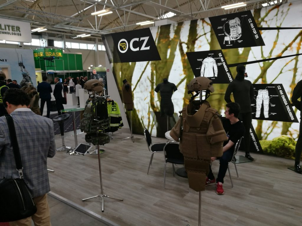 Triển lãm IDEB được cho là cơ hội lý tưởng để Slovakia giới thiệu về tiềm lực quốc phòng của nước này cũng như nhận được các hợp đồng mới với các đối tác nước ngoài trong nước, qua đó đẩy mạnh cơ hội trên thị trường quốc tế.