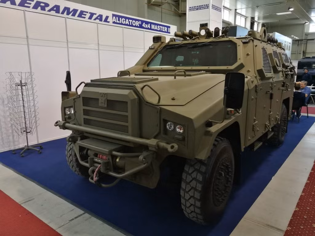 IDEB, được tổ chức hai năm một lần, được xem là một trong những triển lãm quốc phòng quan trọng nhất ở khu vực Trung Âu.