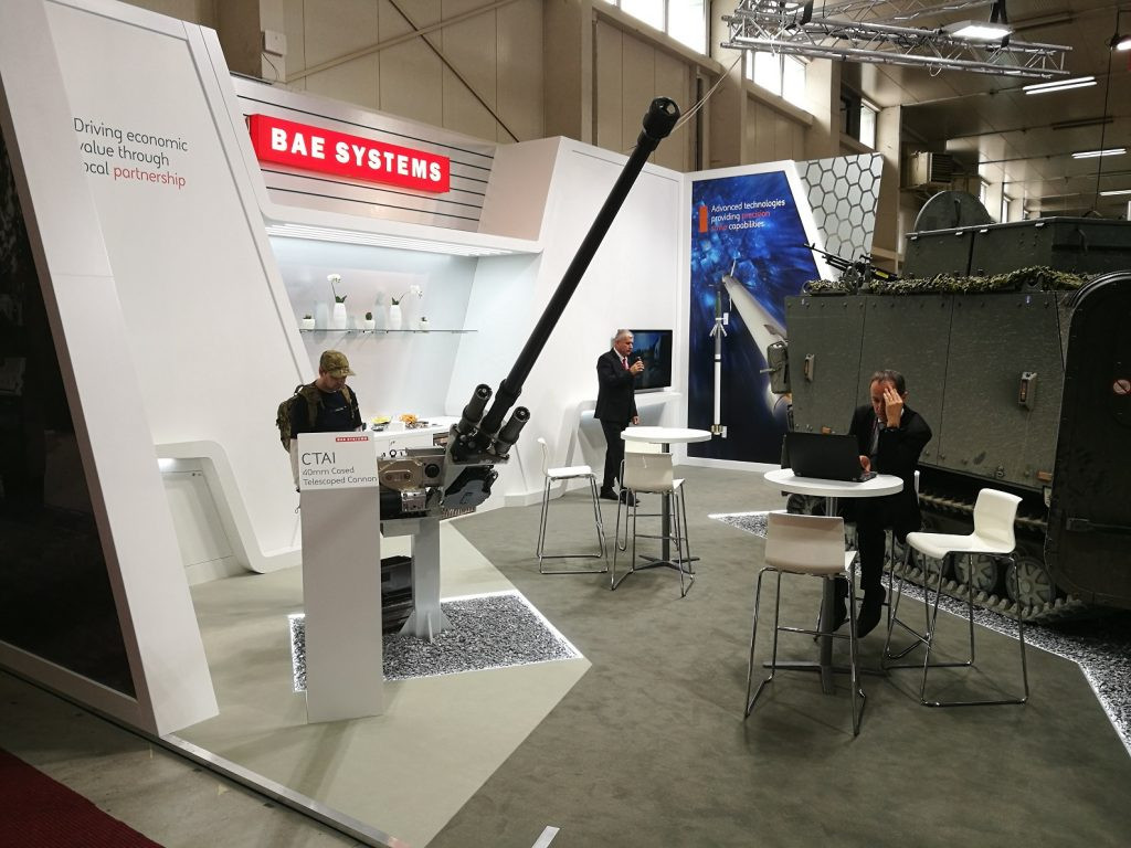 Còn đây là gian hàng trưng bày sản phẩm của Công ty BAE Systems.