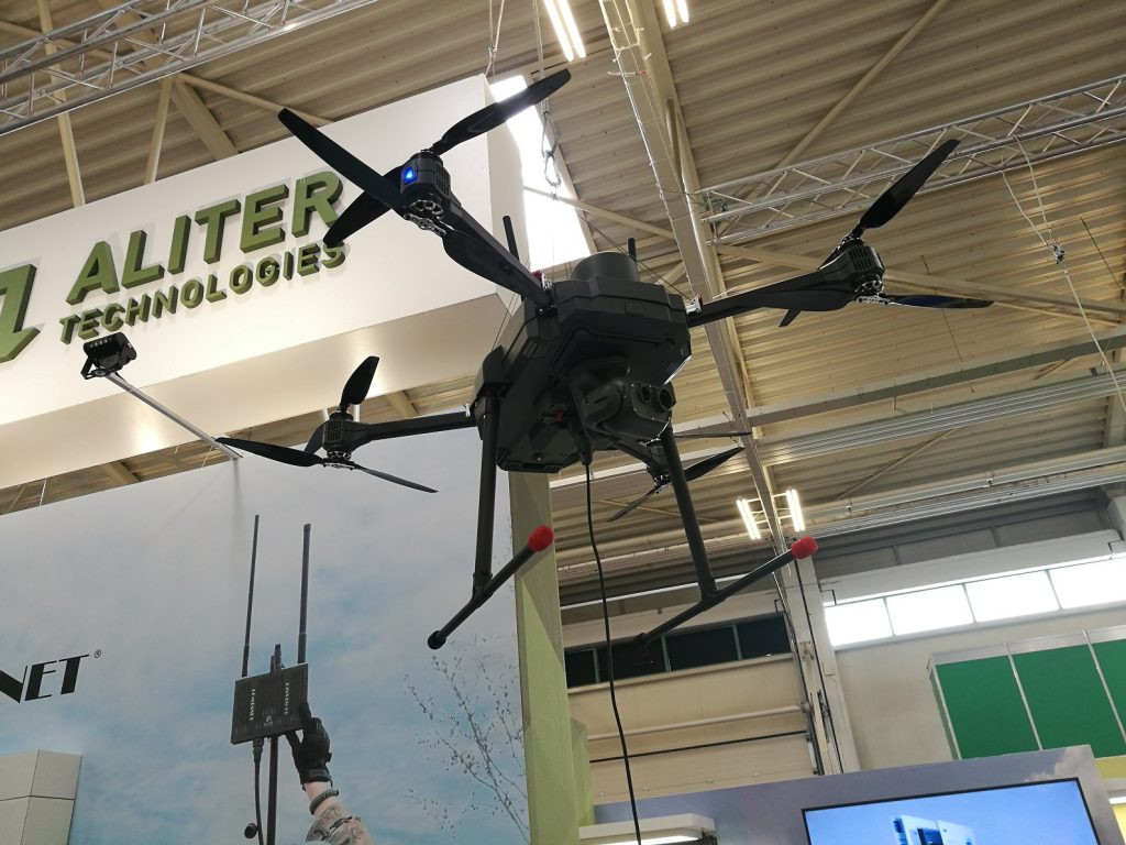 Ngoài ra, đây cũng là là cơ hội để các công ty nước ngoài giới thiệu công nghệ an ninh và quốc phòng của họ ở khu vực Trung Âu.