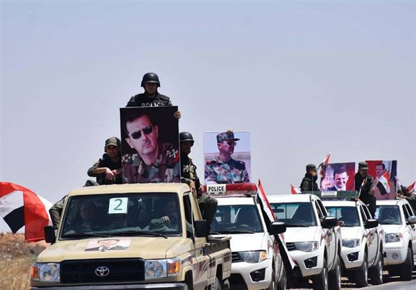 Hàng trăm người dân đã đổ ra đường phố ở thành phố Rastan mới giải phóng để ăn mừng và chào đón các binh sĩ Syria sau khi các tay súng phiến quân cuối cùng rời khỏi Bắc Homs.