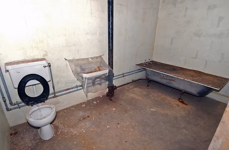 Bộ Quốc phòng Anh cho biết đây là phòng tắm riêng của Thủ tướng Anh trước đây.