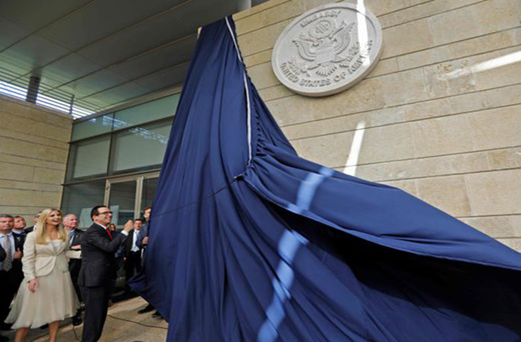 Đại sứ quán này vốn là một tòa lãnh sự quán trước đó, đã được thay đổi về nội thất, cách bố trí không gian cũng như tăng cường các biện pháp an ninh ở lối vào. Bức tường cao hơn 3m và một lối thoát hiểm được xây thêm. Ảnh: USA Today.