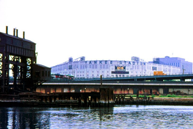 Sân vận động Yankee nhìn từ xa.