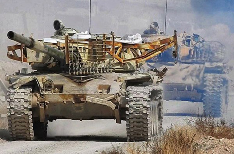 Còn tại Hama, các đơn vị pháo binh và tên lửa của Syria oanh kích dữ dội nhằm vào những khu vực do nhóm khủng bố kiểm soát ở phía bắc tỉnh, qua đó phá hủy nhiều căn cứ của bọn chúng. Ảnh: FNA.