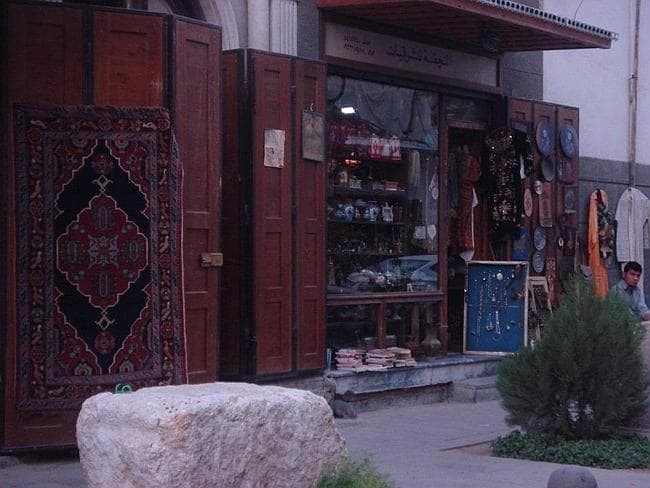 Một cửa hàng trong khu vực phố cổ của Damascus. Ảnh: Supplied.