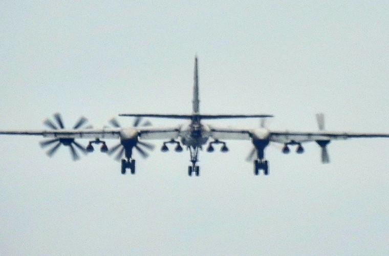 Kh-101 cơ bản có tầm bắn khoảng 4.500 km, trong khi một số chuyên gia quân sự ước tính nó có thể bay tới 10.000 km trong điều kiện thích hợp. Kh-101 cơ bản có tầm bắn khoảng 4.500 km, trong khi một số chuyên gia quân sự ước tính nó có thể bay tới 10.000 km trong điều kiện thích hợp.