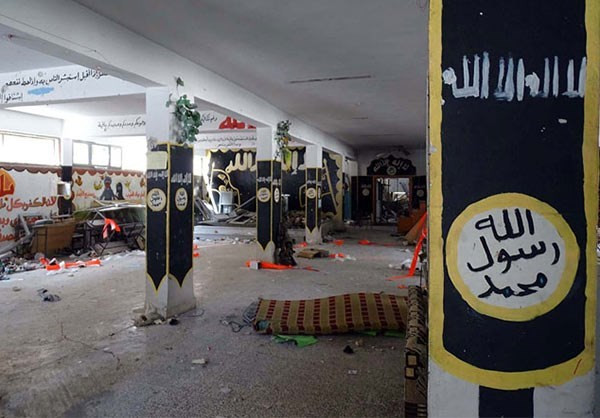 Được biết, sau khi hoàn thành “khóa học”, các chiến binh IS nhí này sẽ được đưa tới những khu trại huấn luyện quân sự đặc biệt của nhóm khủng bố. Ảnh: FNA.