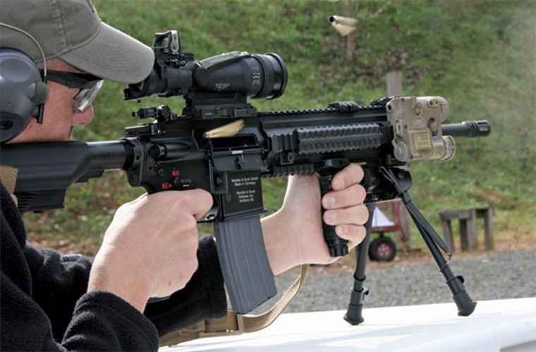 Trước đó, Quân đội Pháp cũng đã đặt mua 100.000 súng trường HK416 trong 10 năm tới để thay thế dòng súng trường FAMAS hiện tại của quân đội nước này. Ảnh: sadefensejournal.com