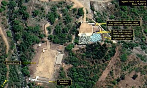 "Một số tòa nhà hỗ trợ hoạt động chính nằm ngay bên ngoài cổng Bắc, Tây và Nam của bãi thử đã bị san phẳng. Một số đường ray cho các xe khai thác mỏ dẫn từ đường hầm dường như cũng đã bị phá dỡ", 38 North đưa tin.