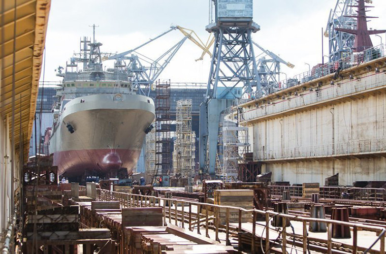 Pyotr Morgunov có chiều dài 120 mét, rộng 16,5 mét và là tàu lớn nhất của Dự án 11711 với lượng choán nước 5.000 tấn. Ảnh: hybridtechcar.