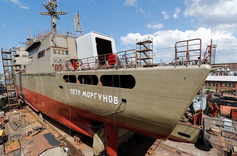 Theo hãng thông tấn TASS dẫn thông tin từ Bộ Quốc phòng Nga cho biết, Pyotr Morgunov là tàu đổ bộ tấn công cỡ lớp Ivan Gren (Đề án 11711) thứ hai của Hải quân Nga vừa được hạ thủy tại nhà máy đóng tàu Yantar ở Kaliningrad. Ảnh: Tass.