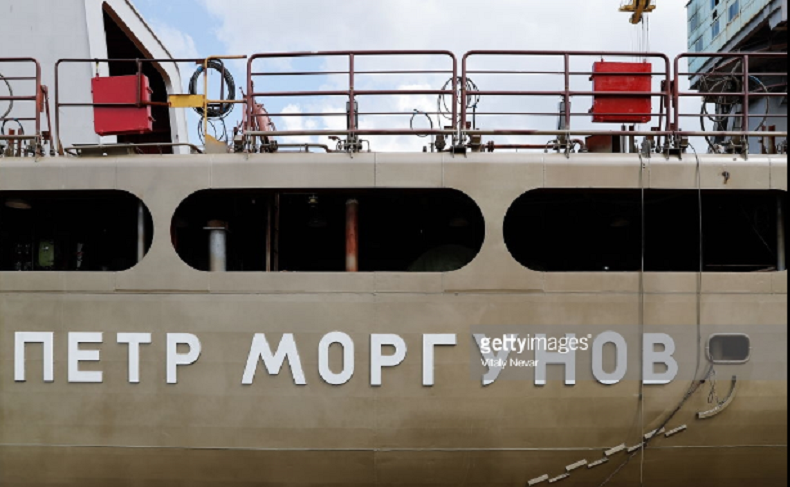 “Tàu đổ bộ tấn công Pyotr Morgunov là tàu mới nhất thuộc Đề án 11711, và Yantar là nhà máy đóng tàu duy nhất của Nga có đủ năng lực đóng mới các tàu đổ bộ như Pyotr Morgunov”, Đại tá Mikhail Krasnopeyev, người đứng đầu Bộ phận Quản lý Đóng tàu của Hải quân Nga, phát biểu tại buổi lễ hạ thủy. Ảnh: Getty.