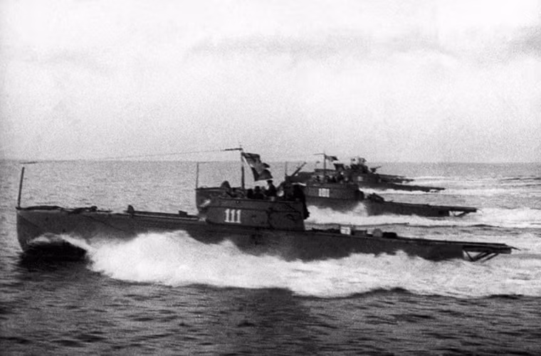 Tàu phóng ngư lôi của Hạm đội Biển Đen trên biển năm 1944.