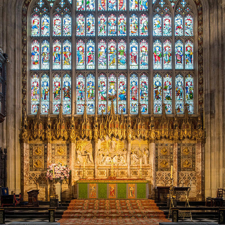 Nhà thờ St George nằm trong Lâu đài Windsor - một trong những nơi ở của Hoàng gia Anh. Được biết, Nữ hoàng Elizabeth II dành rất nhiều kì nghỉ cuối tuần trong năm tại lâu đài này. Ảnh: PA.