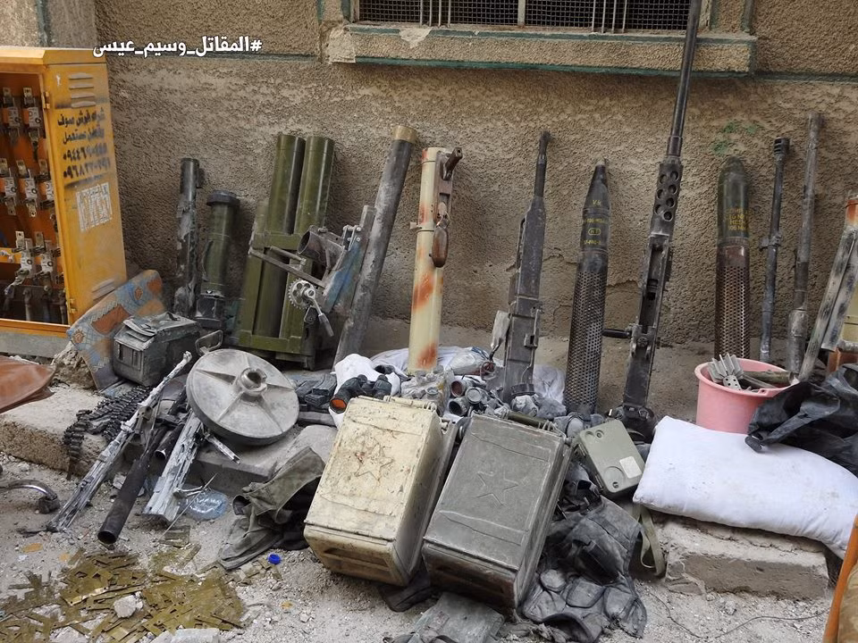 “Trong số vũ khí vừa bị tịch thu có hàng chục khẩu súng trường, các hộp đạn dược…”, nguồn tin cho biết thêm.