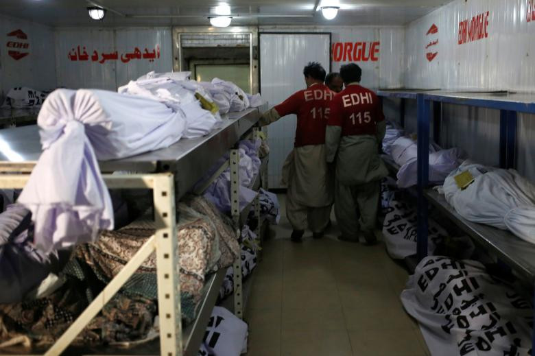 Bên trong nhà xác Edhi ở thành phố Karachi. Nhiều người trong số họ tử vong vì đợt nắng nóng kinh hoàng này.