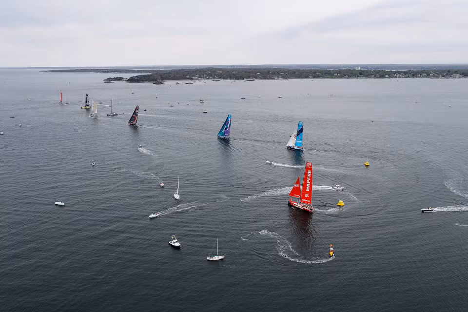 Cuộc đua Volvo Ocean Race mới nhất đã bắt đầu tại Alicante, Tây Ban Nha, từ tháng 10/2017.