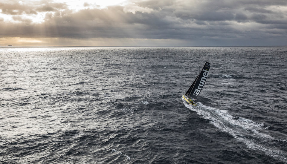 Trong điều kiện thuận lợi, các đội có thể đi được khoảng 500 hải lý trong vòng 24 giờ.