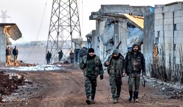 Ở một diễn biến khác trên chiến trường Nam Damascus, theo hãng Fars (Iran) ngày 9/5, Quân đội Syria đã bao vây phiến quân IS tại nhiều khu vực. Ảnh: FNA.