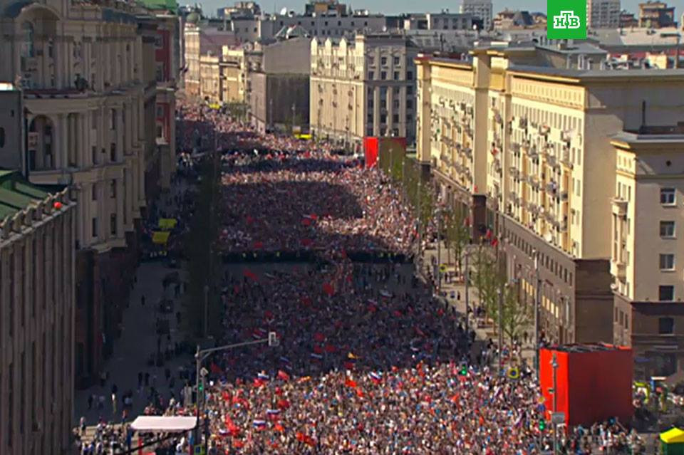 Biển người tham gia diễu hành ở thủ đô Moscow hôm 9/5 trong bức ảnh chụp từ trên cao. Ảnh: HTB.