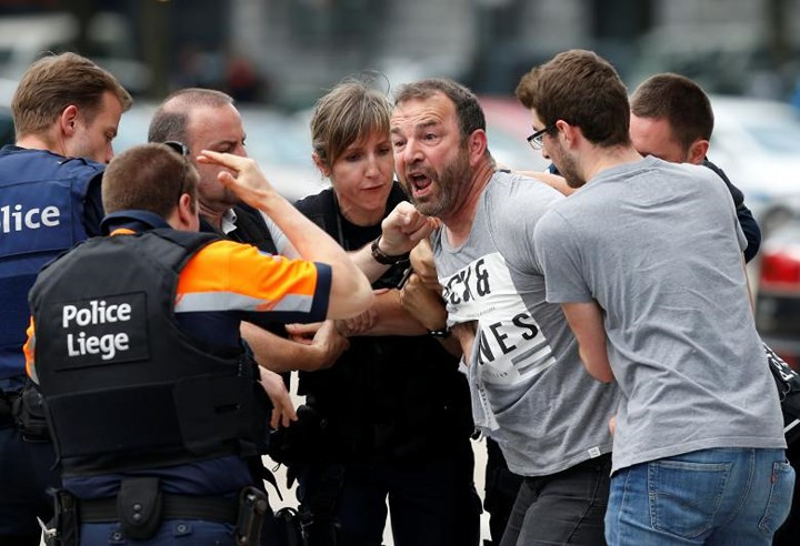 Tên này cũng bị tình nghi có liên quan đến vụ giết người xảy hôm 28/5. Thi thể của nạn nhân trong vụ việc này được tìm thấy ở phía Nam thành phố Liege.