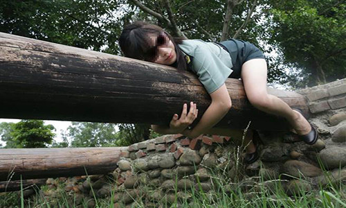 Momo Cat hiện đã xóa các bức ảnh gợi cảm này trên trang Facebook của mình.