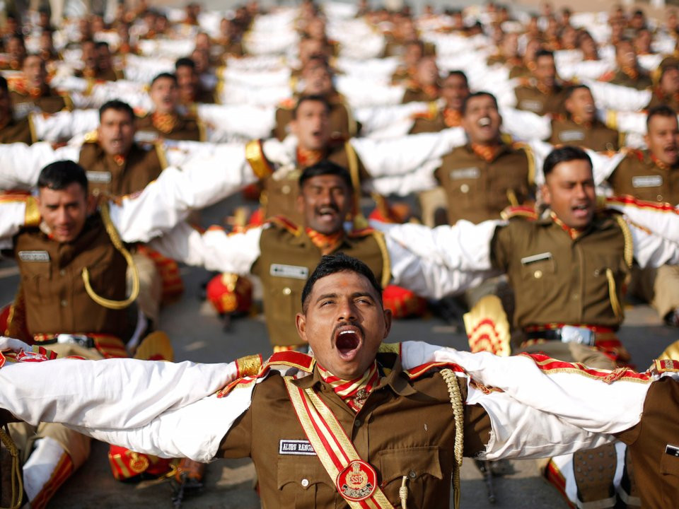 Đứng thứ hai trong danh sách là Ấn Độ với tổng quân số 4.207.250, trong đó 1.362.500 binh sĩ luôn được đặt trong tình trạng sẵn sàng chiến đấu.