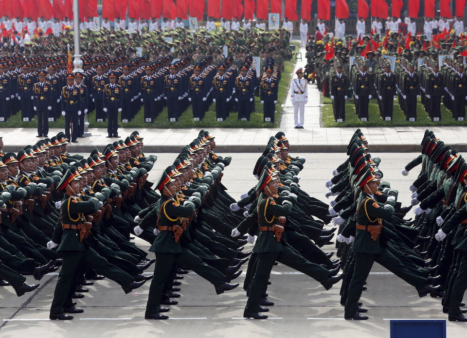 Việt Nam có 448.500 quân nhân trực chiến và đứng ở vị trí thứ 20 trong bảng xếp hạng quân sự thế giới. 